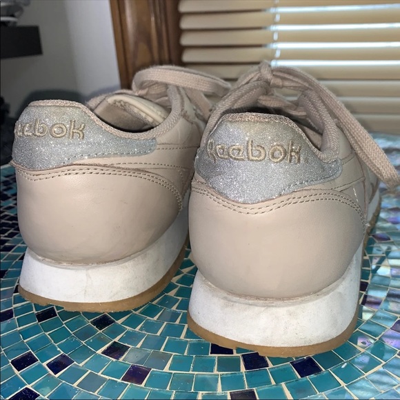 Nude Reebok Classics - Picture 11 of 12